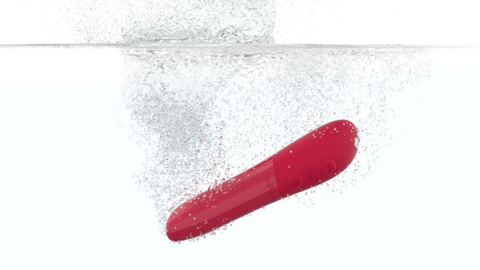 Мощная вибропуля Tango X Cherry Red by We-Vibe, 7 режимов вибрации, 8 уровней интенсивности